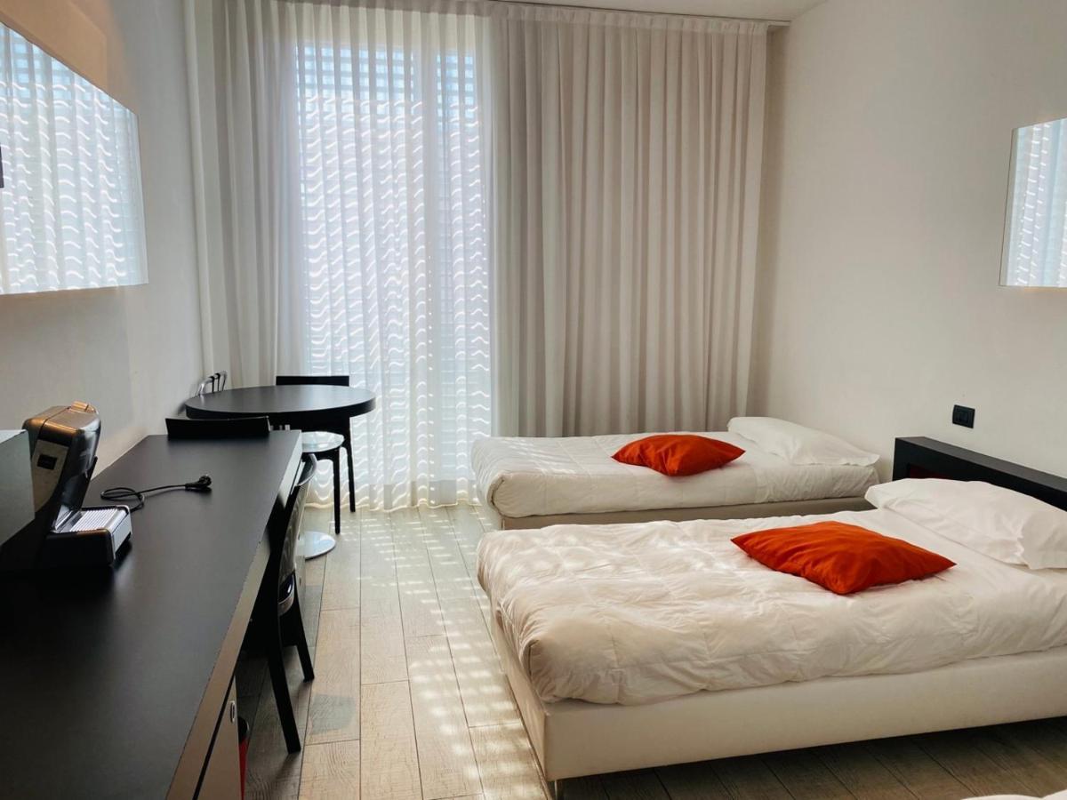 Blue Shades Hotel Пиза Екстериор снимка