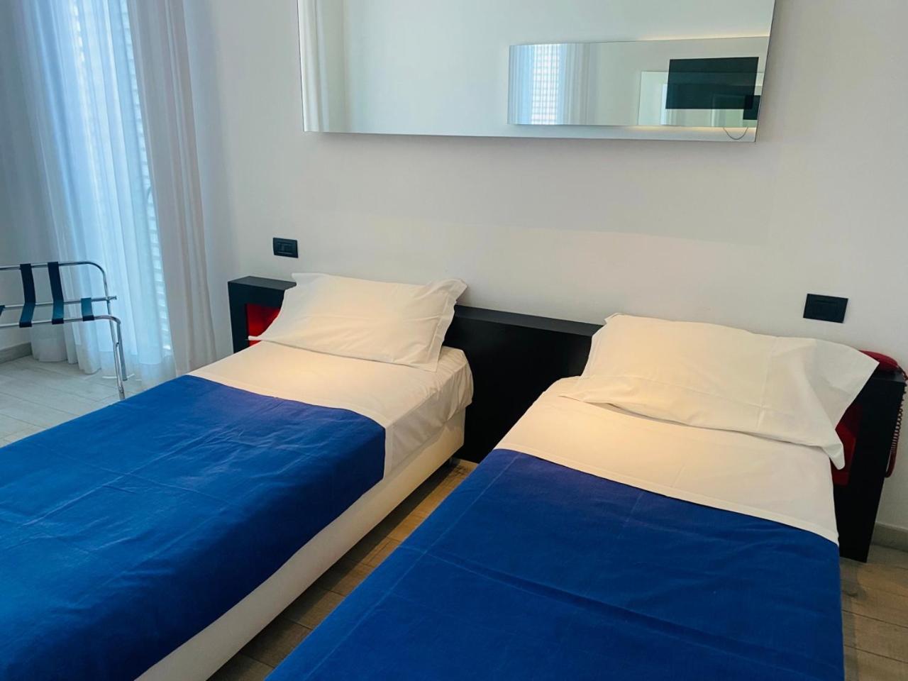 Blue Shades Hotel Пиза Екстериор снимка